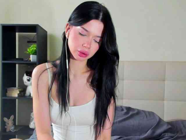 SilasCoraline webcam
