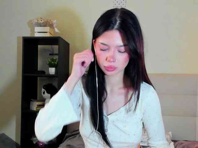 SilasCoraline webcam