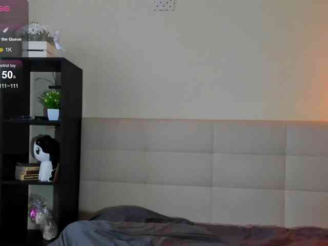 SilasCoraline webcam