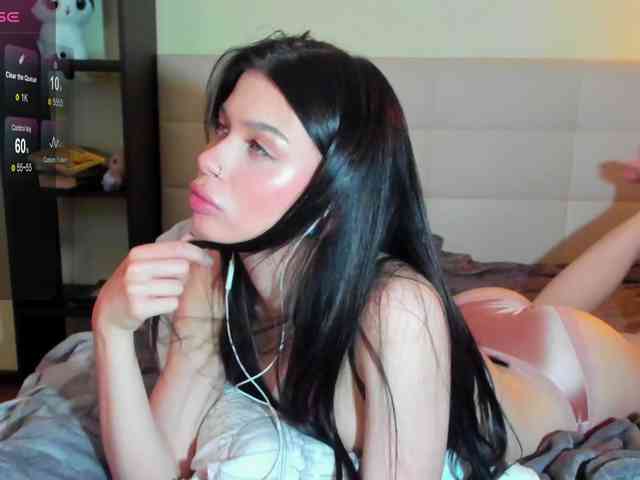 SilasCoraline webcam