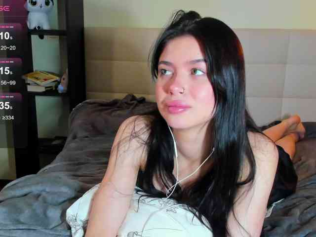 SilasCoraline webcam