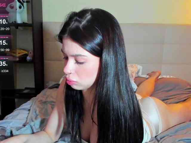 SilasCoraline webcam
