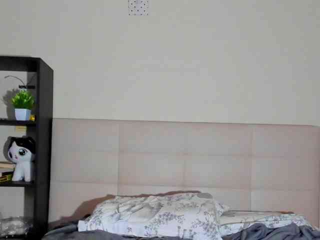 SilasCoraline webcam