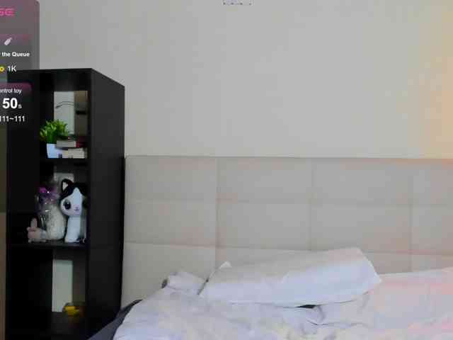 SilasCoraline webcam