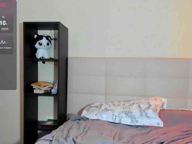 SilasCoraline webcam