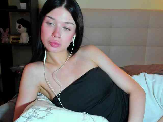 SilasCoraline webcam