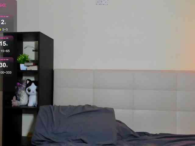 SilasCoraline webcam