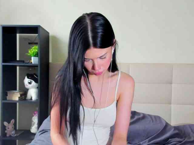 SilasCoraline webcam