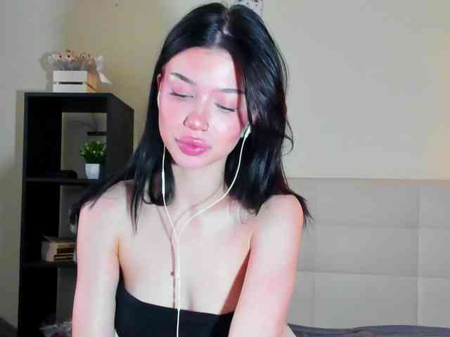 SilasCoraline webcam