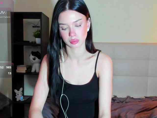 SilasCoraline webcam