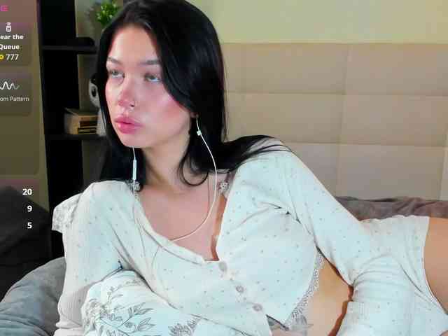 SilasCoraline webcam