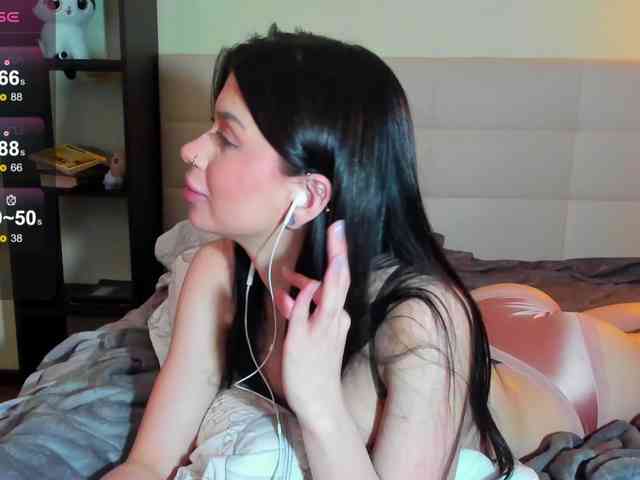 SilasCoraline webcam