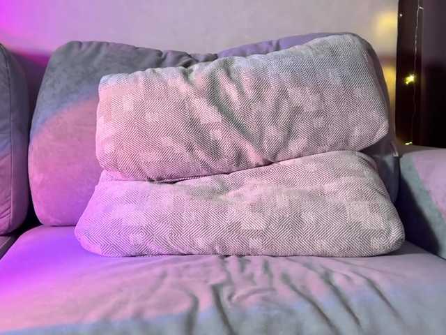 MillyMillya live cam on BongaCams