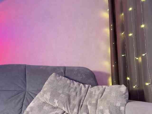 MillyMia webcam