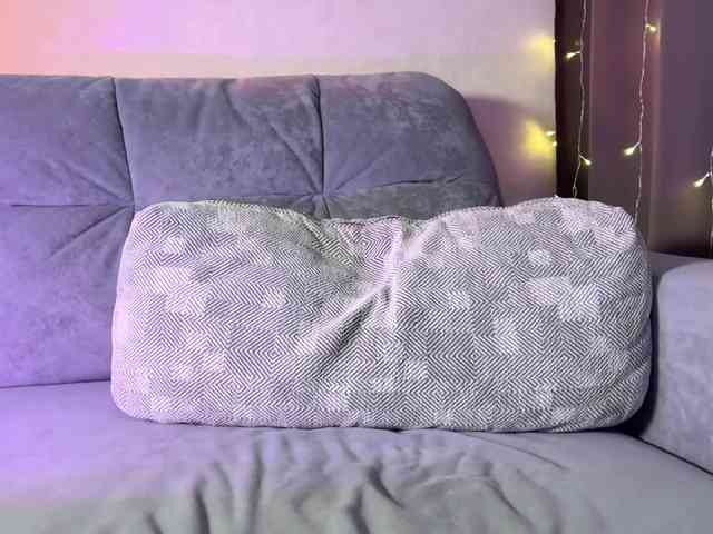 MillyMia webcam