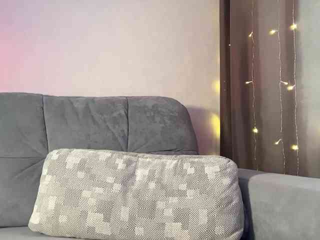 MillyMia webcam