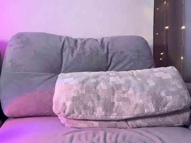 MillyMia webcam