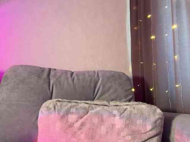 MillyMia webcam