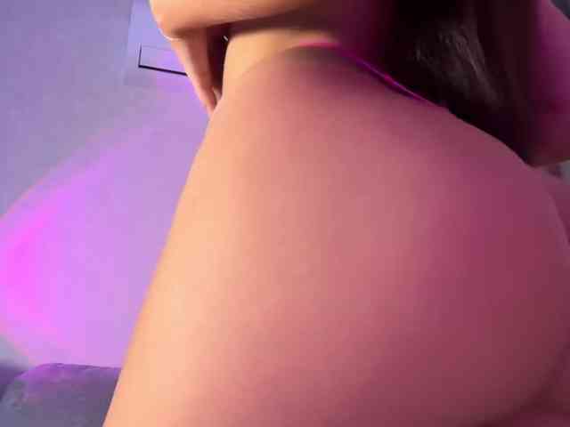 MillyMia webcam