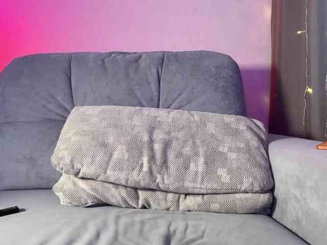 MillyMia webcam