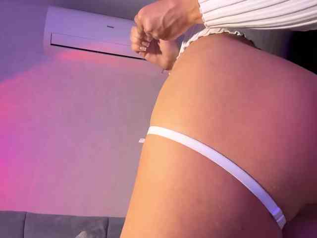 MillyMia webcam