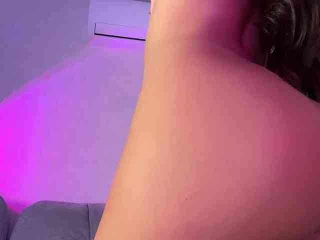 MillyMia webcam