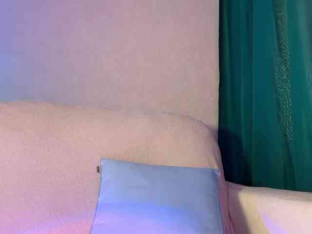 MillyMia webcam
