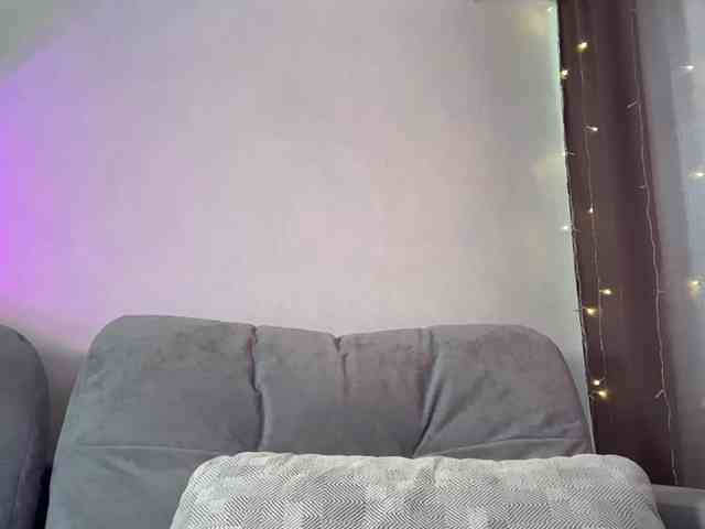 MillyMia webcam