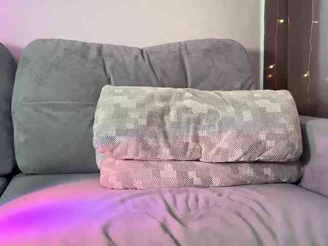 MillyMia webcam