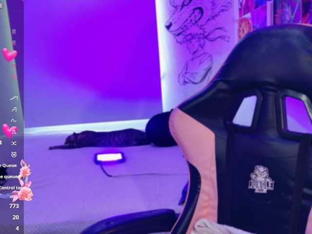 arieyaraa live cam on BongaCams