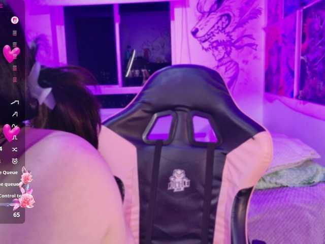 arieyaraa live cam on BongaCams