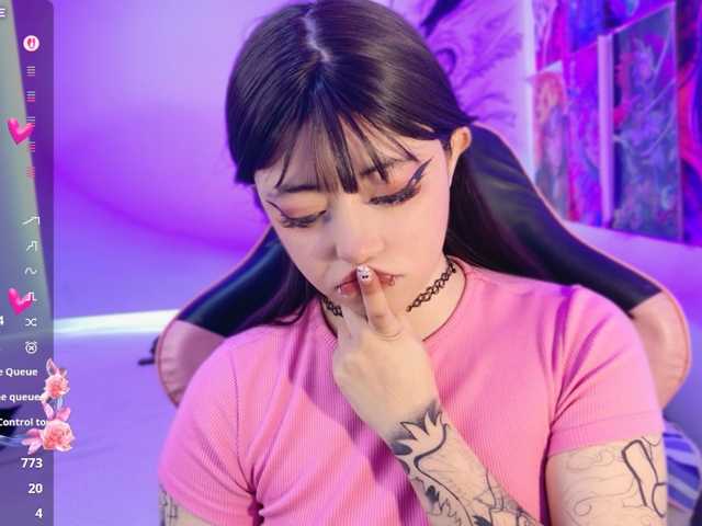 arieyaraa live cam on BongaCams
