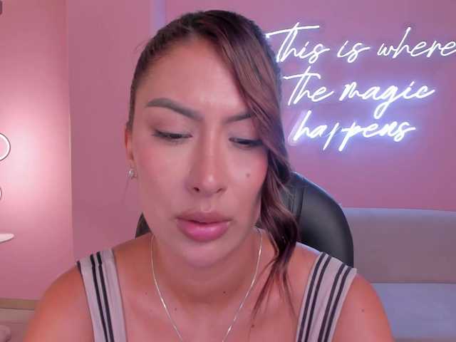 ArianaDumont live cam on BongaCams