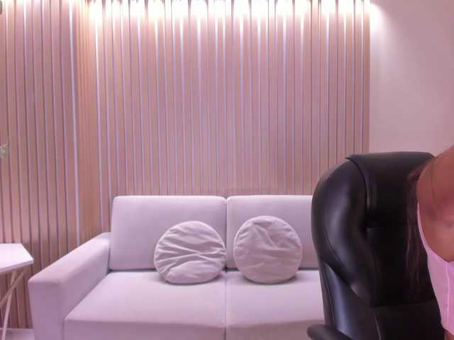 ArianaDumont webcam