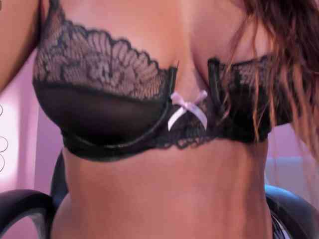 ArianaDumont webcam