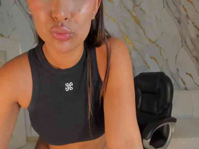 ArianaDumont webcam