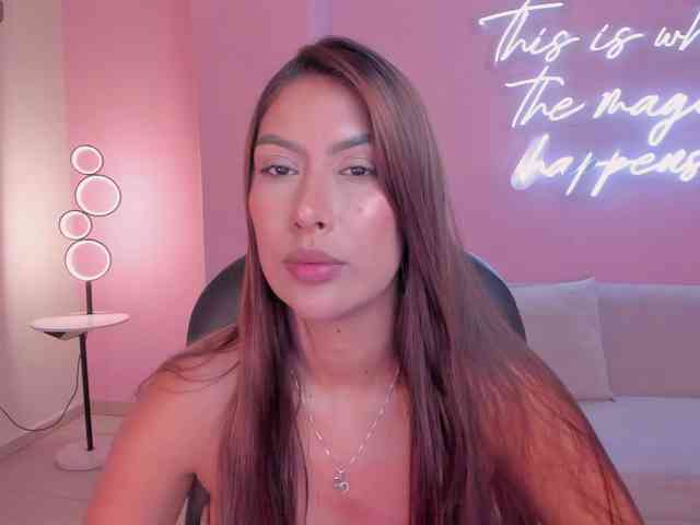 ArianaDumont webcam