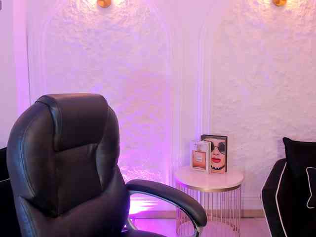 ArianaDumont webcam