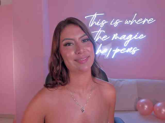 ArianaDumont webcam