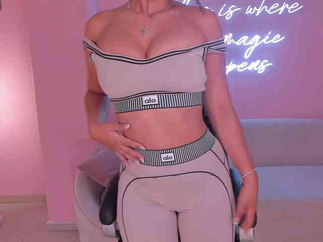 ArianaDumont webcam