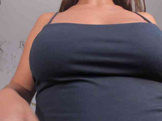 Modèle: ArianaDumont
