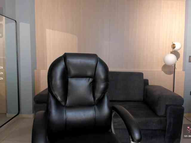 ArianaDumont webcam