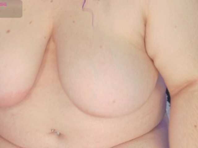 lunitaa0 live cam on BongaCams