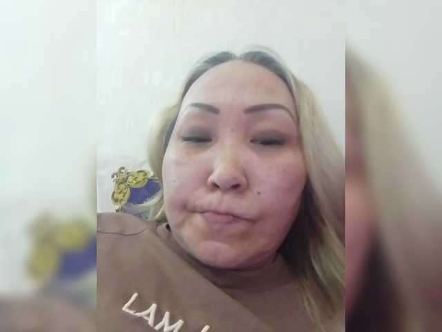 DIAMOND_INFINITY live cam preview