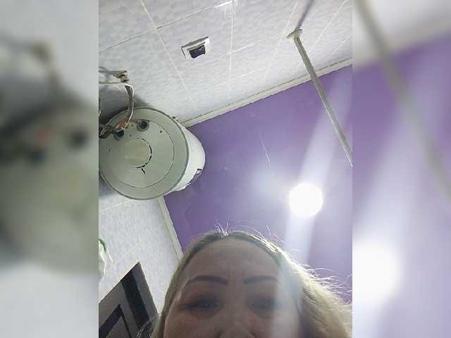 qweentis cam belle