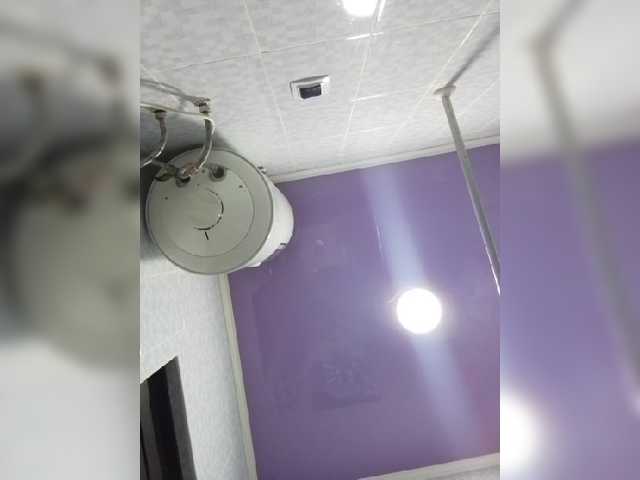 FINANCIALLY_POOR live cam preview