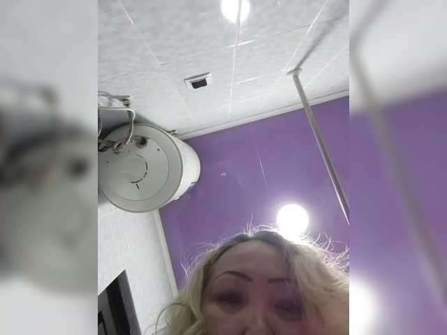 Qweentis live cam on BongaCams