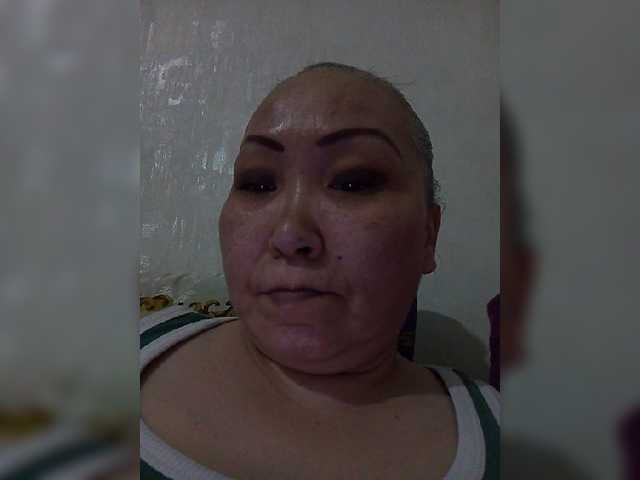 qweentis cam belle