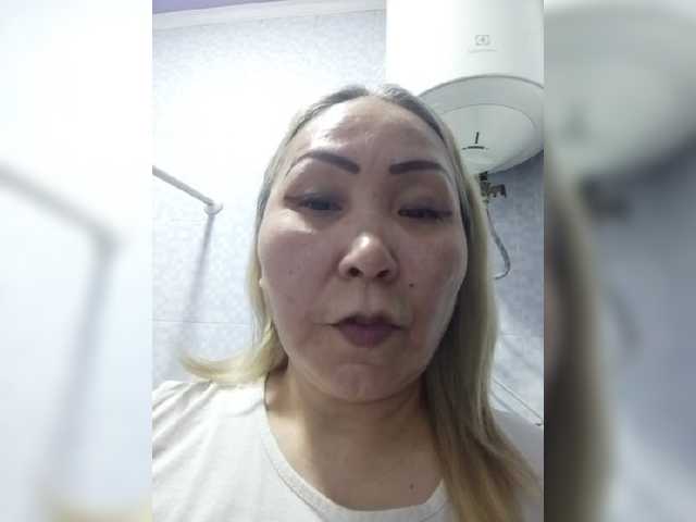 FINANCIALLY_POOR live cam preview