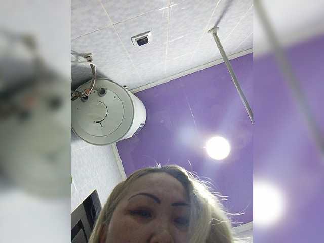 Qweentis live cam on BongaCams